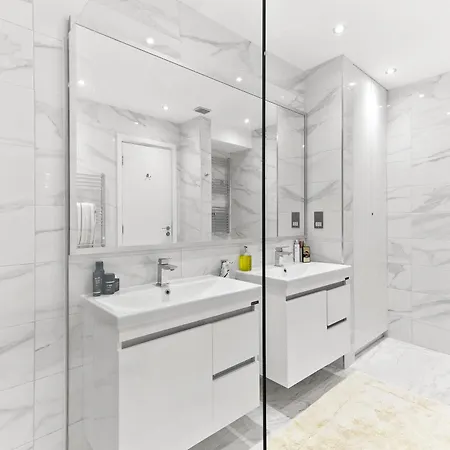 3 Bedroom Eleyjo With Stunning Private Pool, Aphrodite Hills * Sakarya