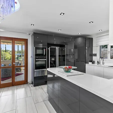 Villa 3 Bedroom Eleyjo With Stunning Private Pool, Aphrodite Hills