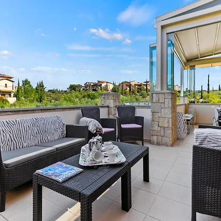 Villa 3 Bedroom Eleyjo With Stunning Private Pool, Aphrodite Hills Sakarya