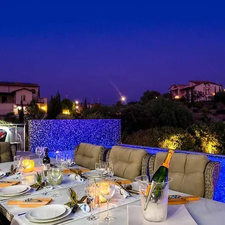 3 Bedroom Eleyjo With Stunning Private Pool, Aphrodite Hills Sakarya