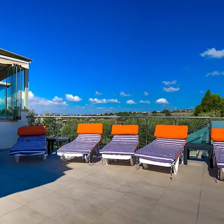 3 Bedroom Eleyjo With Stunning Private Pool, Aphrodite Hills