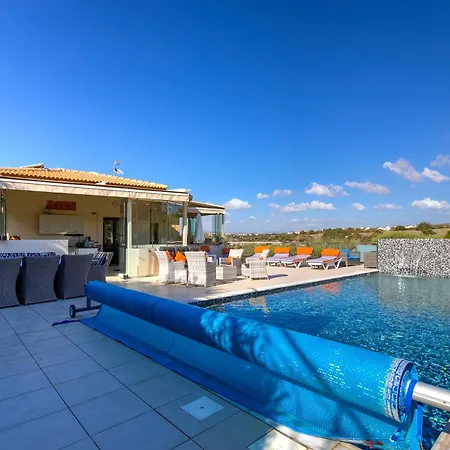 3 Bedroom Eleyjo With Stunning Private Pool, Aphrodite Hills Kouklia