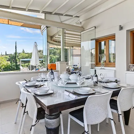 3 Bedroom Eleyjo With Stunning Private Pool, Aphrodite Hills *