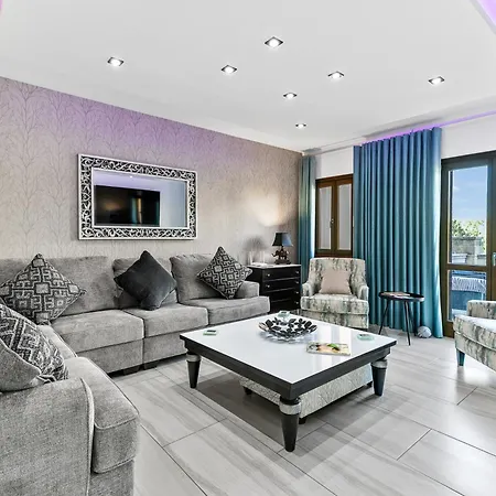 3 Bedroom Eleyjo With Stunning Private Pool, Aphrodite Hills *