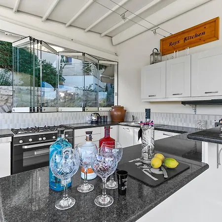 3 Bedroom Eleyjo With Stunning Private Pool, Aphrodite Hills * Kouklia