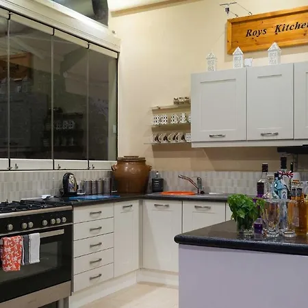 Vila 3 Bedroom Eleyjo With Stunning Private Pool, Aphrodite Hills
