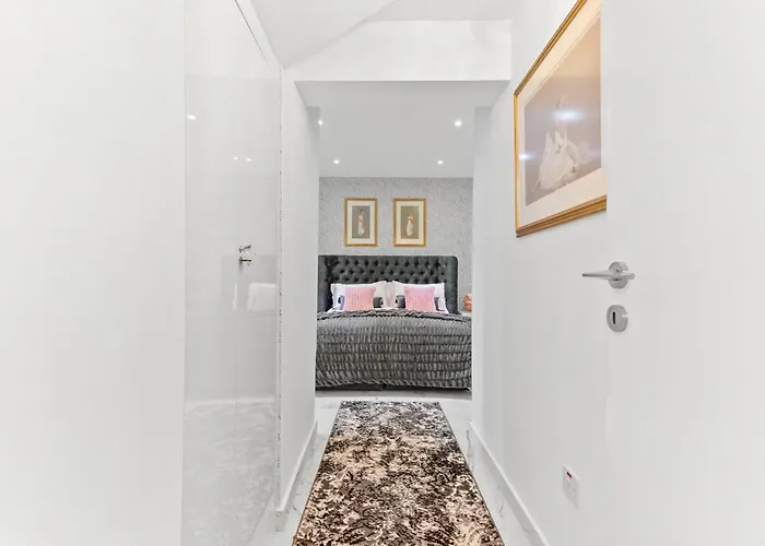 3 Bedroom Eleyjo With Stunning Private Pool, Aphrodite Hills Willa Kuklia