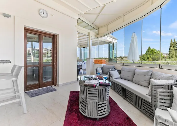 3 Bedroom Eleyjo With Stunning Private Pool, Aphrodite Hills * Kouklia