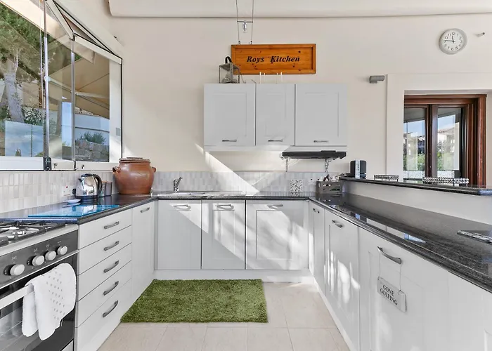 3 Bedroom Eleyjo With Stunning Private Pool, Aphrodite Hills * Kuklia