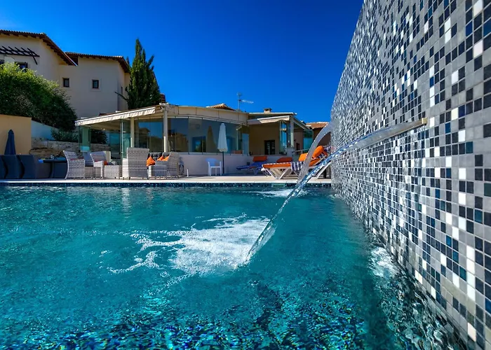 Villa 3 Bedroom Eleyjo With Stunning Private Pool, Aphrodite Hills *