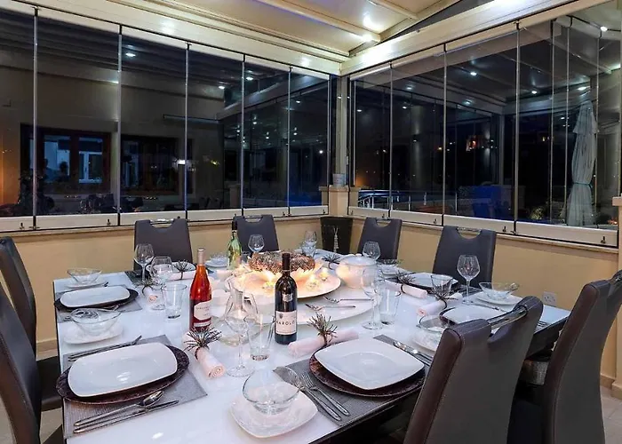 3 Bedroom Eleyjo With Stunning Private Pool, Aphrodite Hills Willa