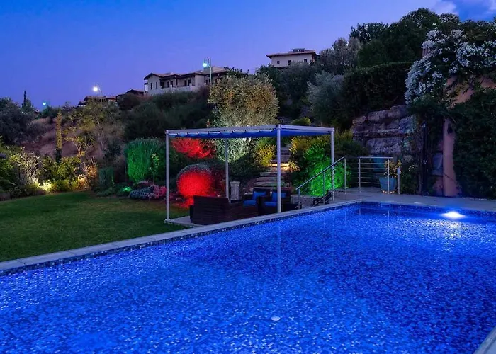 3 Bedroom Eleyjo With Stunning Private Pool, Aphrodite Hills Kouklia