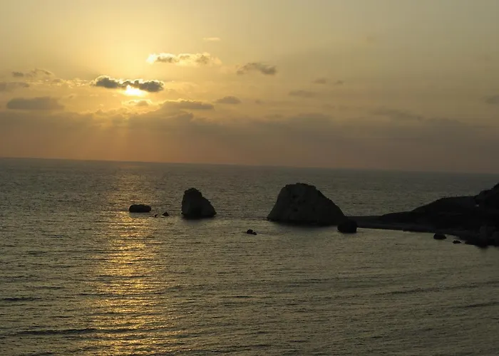 3 Bedroom Eleyjo With Stunning Private Pool, Aphrodite Hills Willa