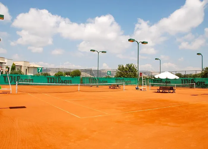 3 Bedroom Eleyjo With Stunning Private Pool, Aphrodite Hills Villa